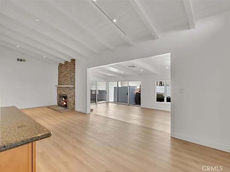 11528 Balboa Blvd — Photo 17