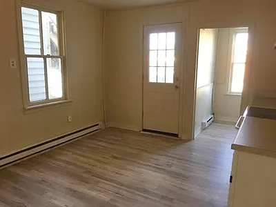 3 bed, $1,095 — Photo 4