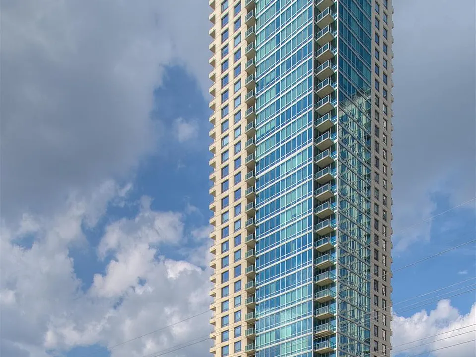 300 Bowie St #504