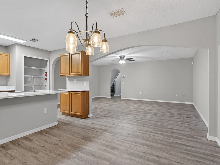 11816 Lake Bend Cir — Photo 10