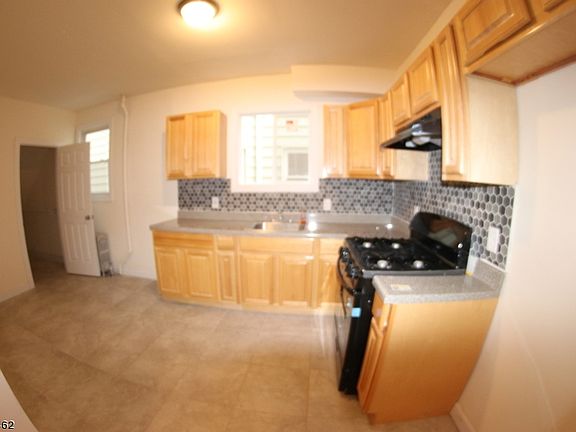 4th image of 142 Hollywood Ave