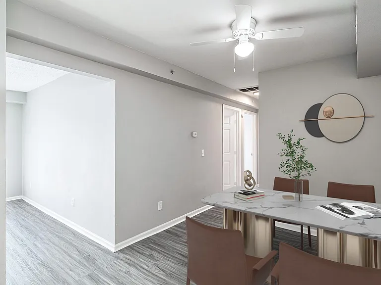 Five Points Courtyard Apartments — Photo 34