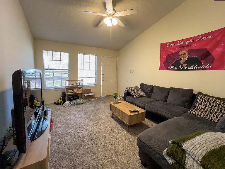 2216 San Gabriel St #108 — Photo 5