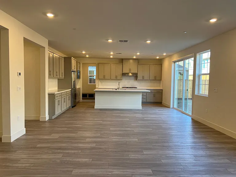 5312 Hinton Dr — Photo 7