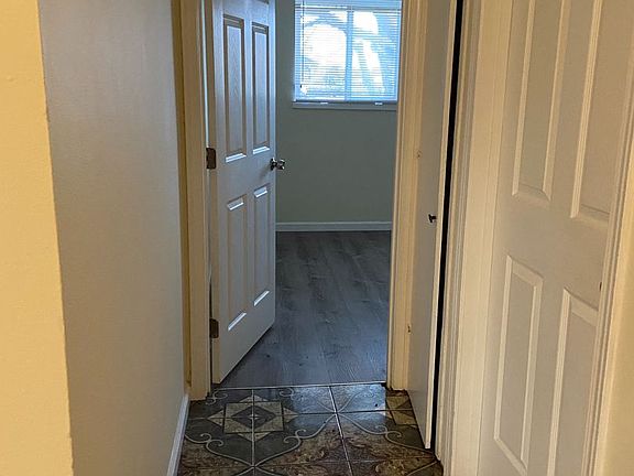 4th image of 640 Buckeye St #4