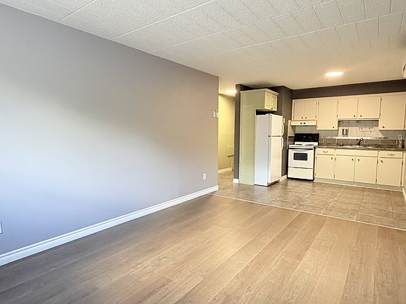 2nd image of 360 Tecumseh Rd W Unit 103