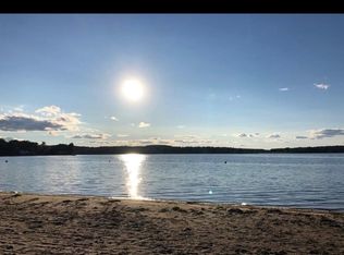 24 1st St, Amesbury, MA 01913