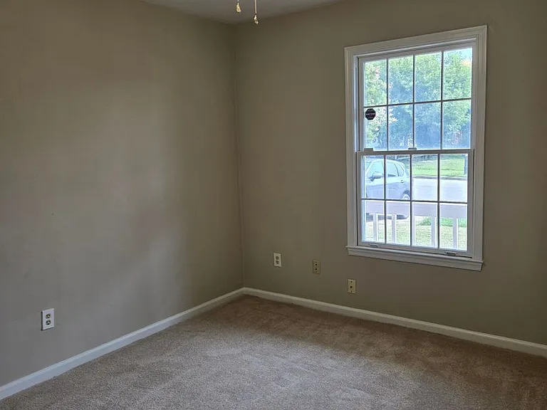 1937 Monument Dr — Photo 17