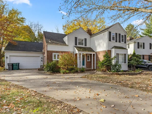 21 Brookline Ln, Dearborn, MI 48120