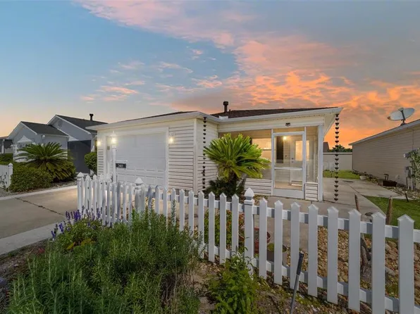 2403 Baton Pl, The Villages, FL 32162