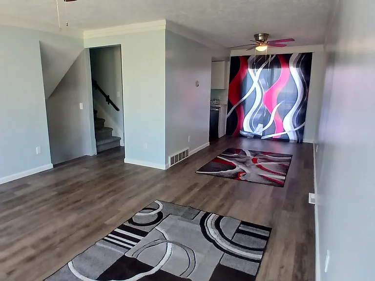 1144 Bryce Ave — Photo 2