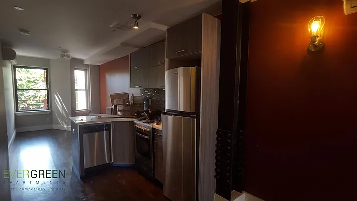 Rented by Evergreen Apartments BK | media 15