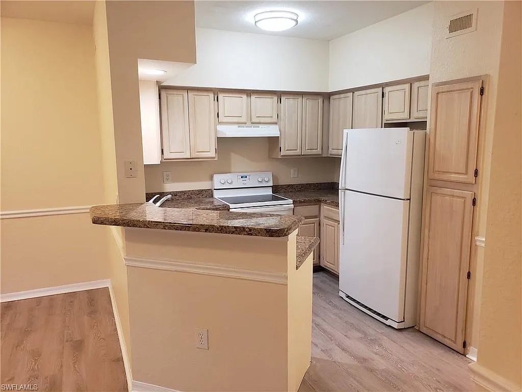 2 bed, 2.0 bath, 1127 sqft, $1,650 — Photo 4