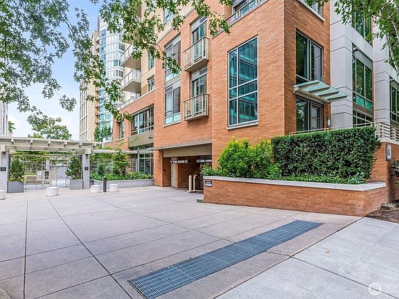 2nd image of 910 Lenora Street #S1000