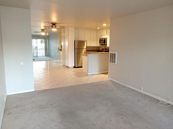 3rd image of 1775 Diamond St Unit 213