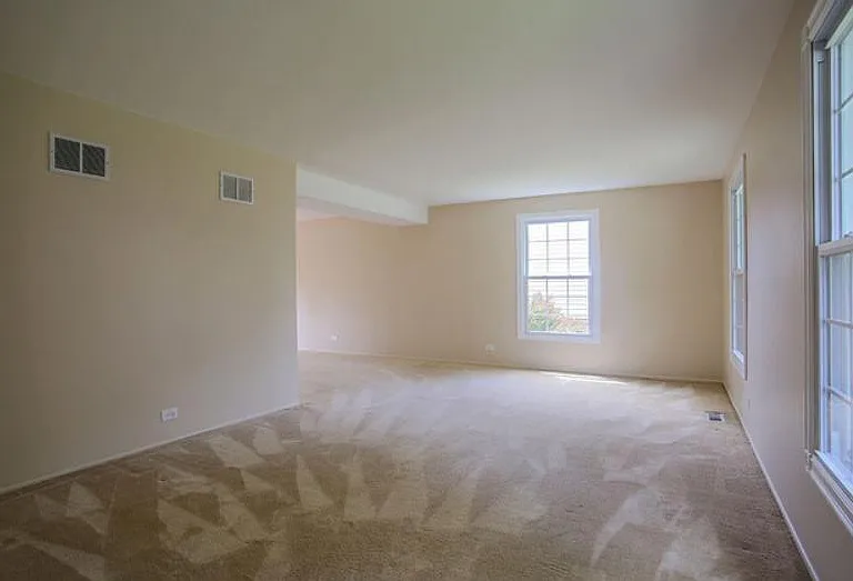 1114 Durham Dr — Photo 6