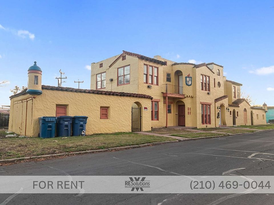 1st image of 1630 W Rosewood Ave APT B