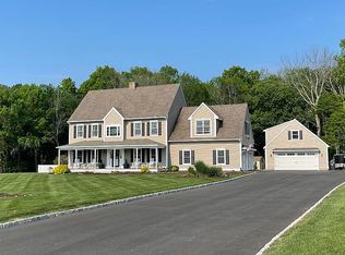 134 Meadow Ridge Dr, Lebanon, CT 06249
