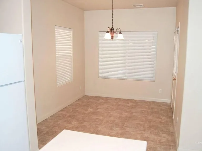 Moss Dr — Photo 9