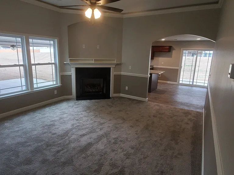 Spartan Commodor Ln — Photo 1