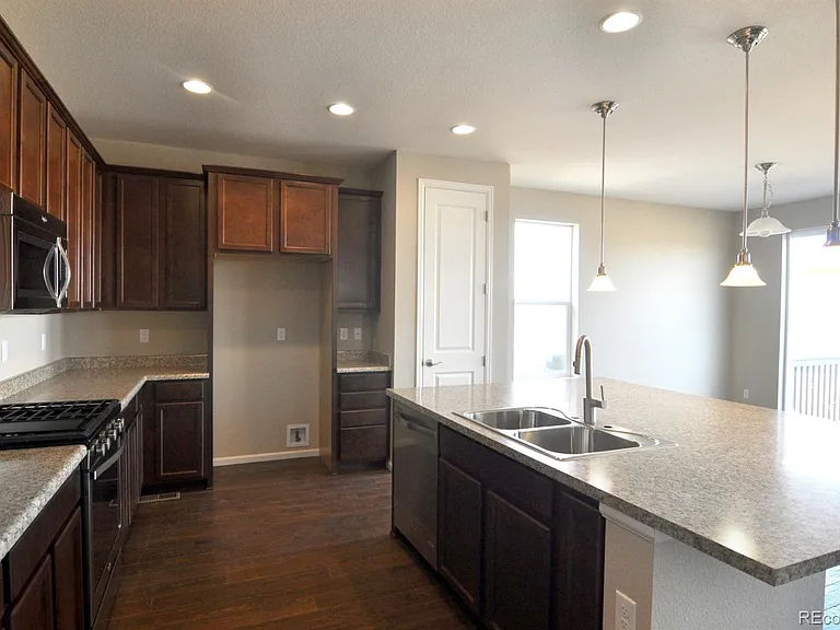1913 S Cathay Way — Photo 17