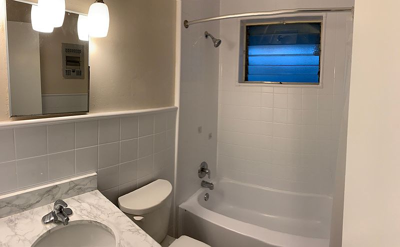 1st image of 1605 NE 126th St #507