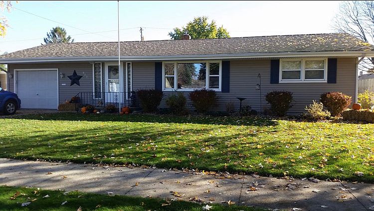 1st image of 922 N Lexington Dr