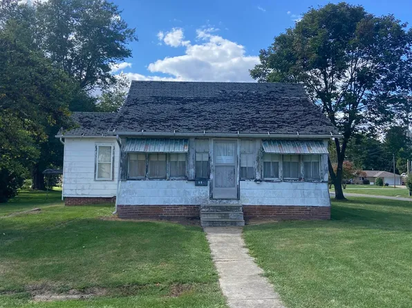 932 N Elm St, Lewistown, IL 61542