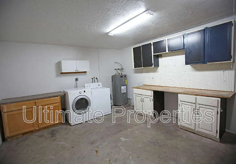 3144 W Charleston Ave — Photo 14