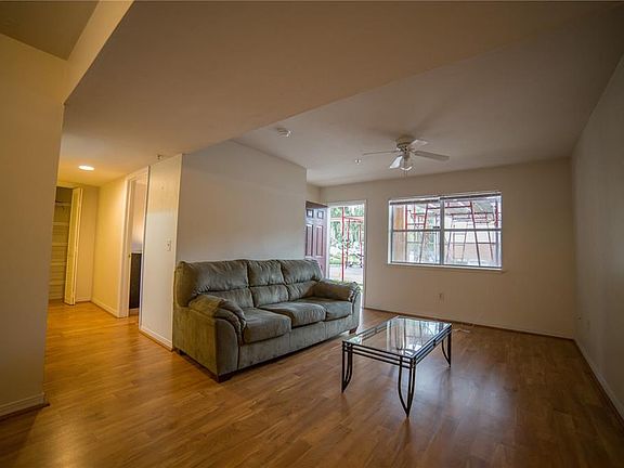 5th image of 2360 SW Archer Rd APT 907