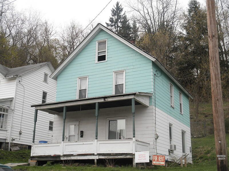 2nd image of 410 E 4th St