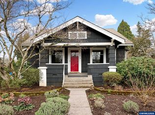 216 S James St, Silverton, OR