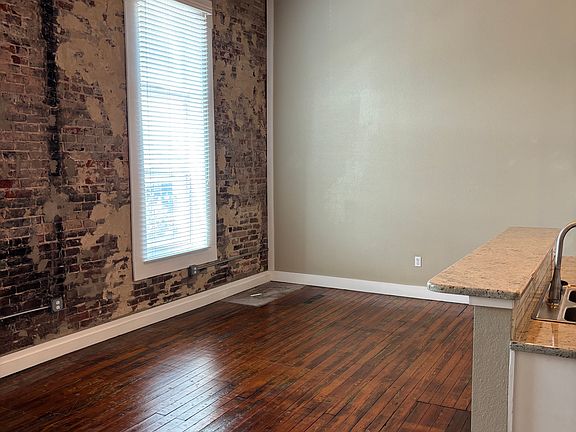 5th image of 19 S Main St #201