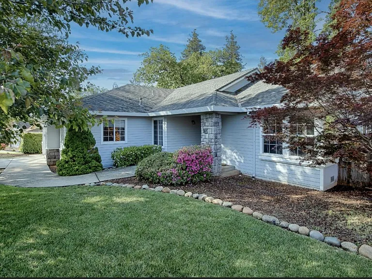 687 Morgan Ranch Dr — Photo 1