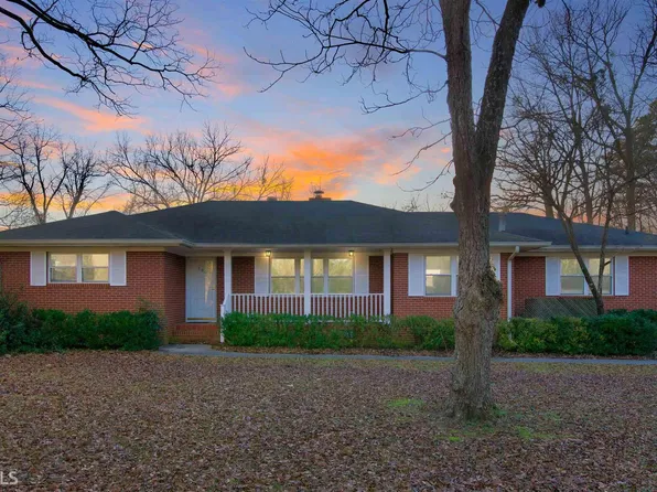 100 Rose Ave, Barnesville, GA 30204