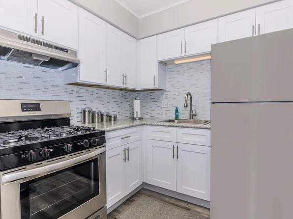 TOWNHOMES AT BLENDON