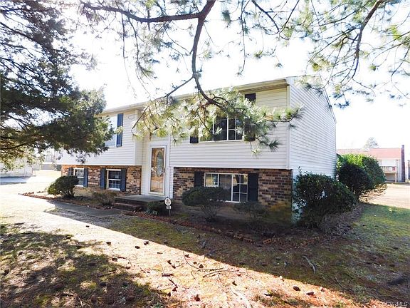 2nd image of 500 Witchduck Ln
