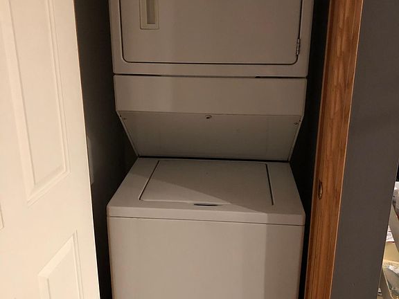 5th image of 1070 N Milwaukee Ave APT 1S