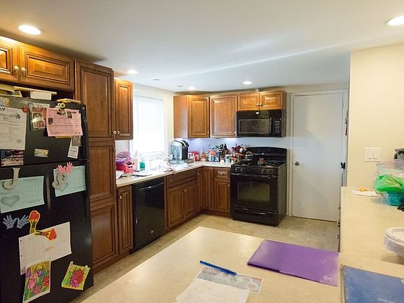 3rd image of 58 Harth Dr