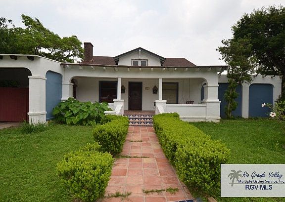 2nd image of 208 Sunset Dr