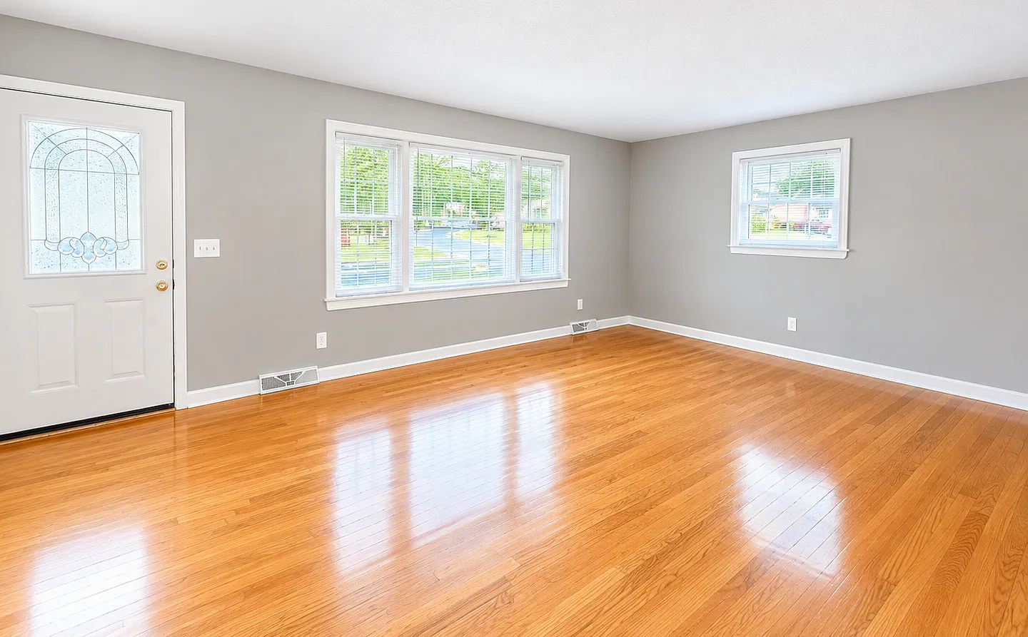 Single Family Home for Rent — Photo 3