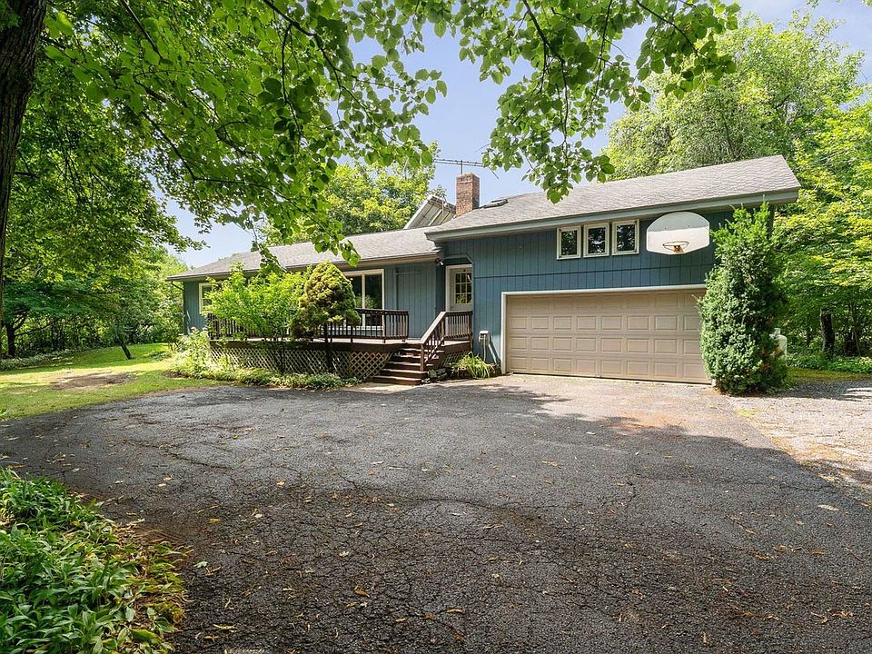 1st image of 2770 Button Bay Road