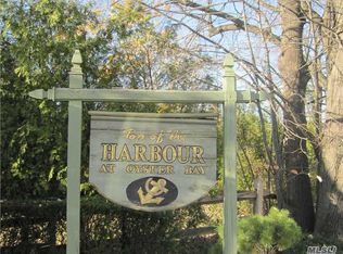 4 Anchorage Ln APT 6B, Oyster Bay, NY 11771