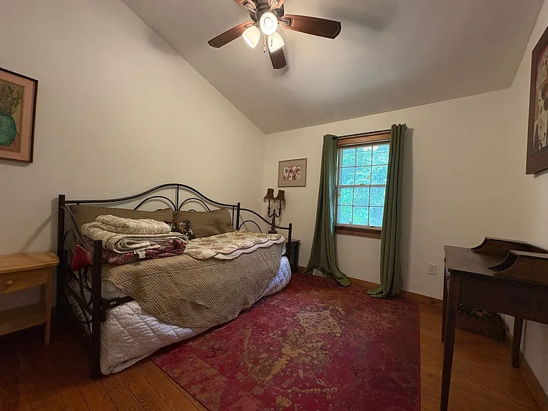 10 Spring Dr — Photo 9