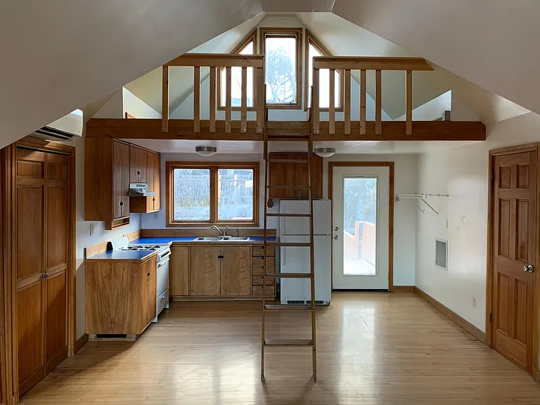 692 N Wall St #B — Photo 5
