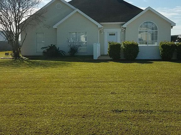2nd image of 13931 Amelia Dr