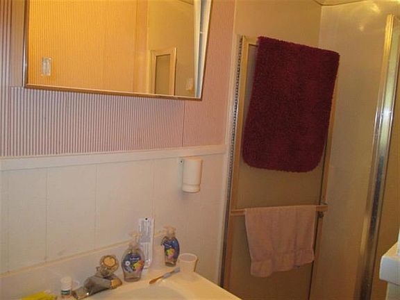 4th image of 1524 Young St