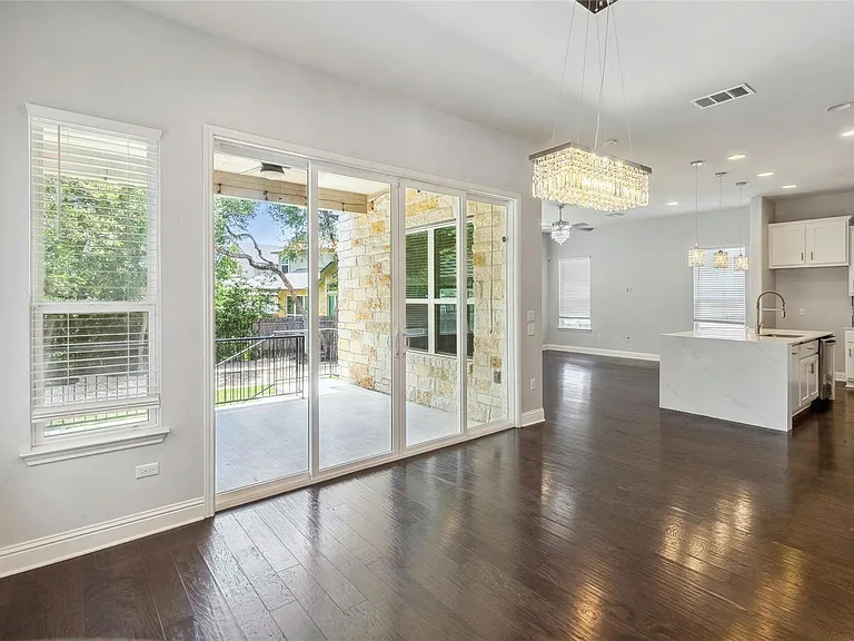 11813 Quintana Cv — Photo 7