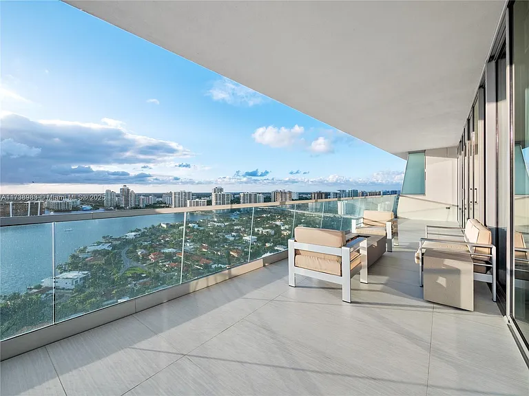18501 Collins Ave #2704 — Photo 11