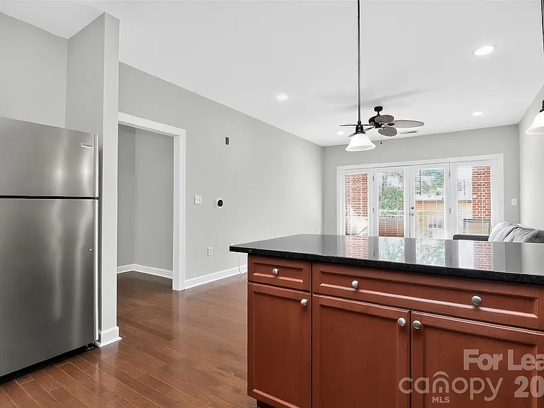 1829 Kenilworth Ave — Photo 10
